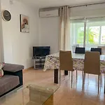 Charming 2-Bed Apartment In Denia